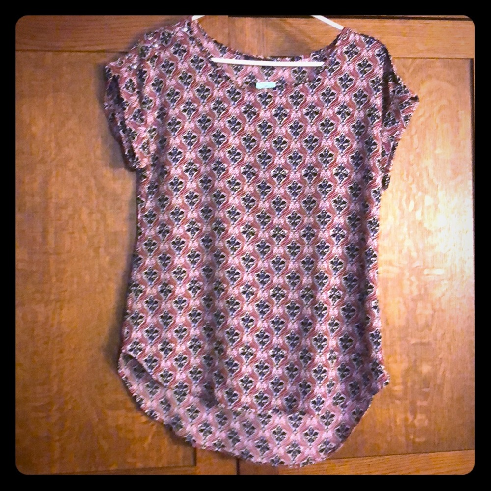 Beautiful patterned top!